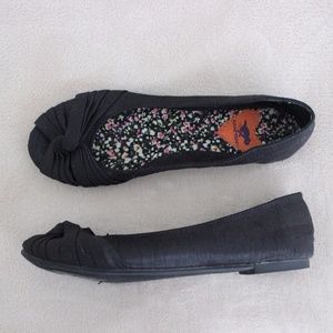 rocket dog black flats